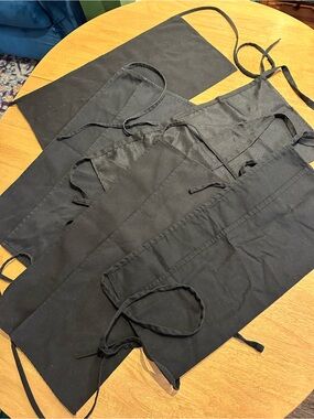 5 Black 3-Pocket Short Server Aprons Bundle and New Server Book